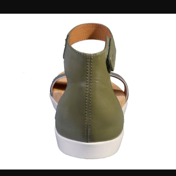 Adorable 🥰 camp green leather sandals. Velcro at ankle. Worn twice - Picture 2 of 6